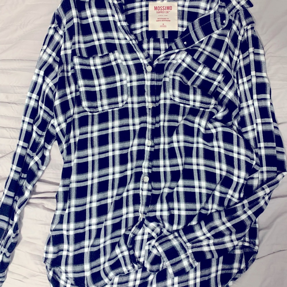 Mossimo black and white plaid button up shirt